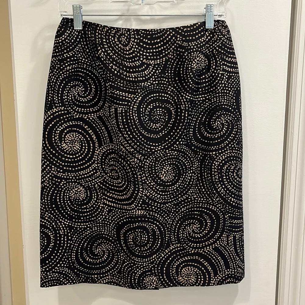 Talbots Beautiful Black/Cream Pencil Skirt size 6, excellent condition!